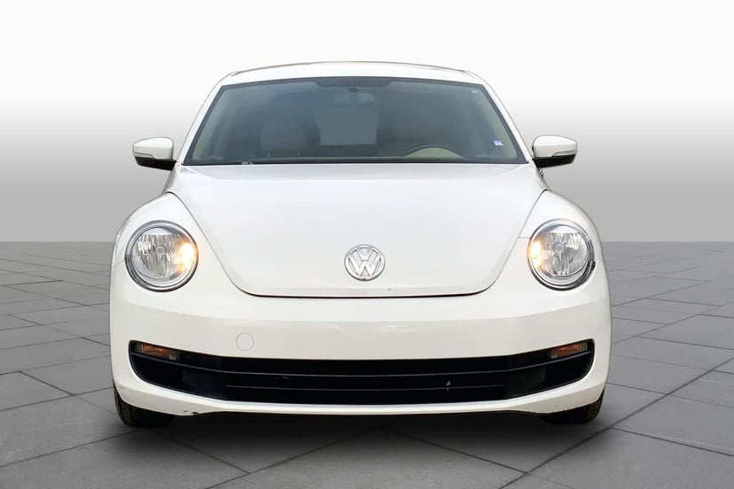 2014 Volkswagen Beetle Coupe - Image 3