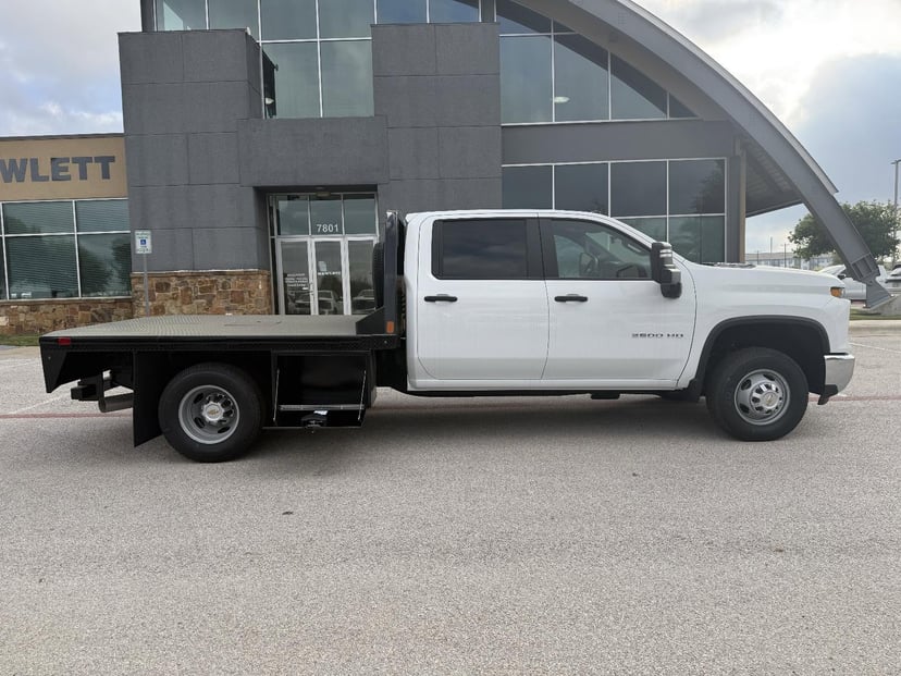 2026 Chevrolet Silverado 3500 HD - Image 3