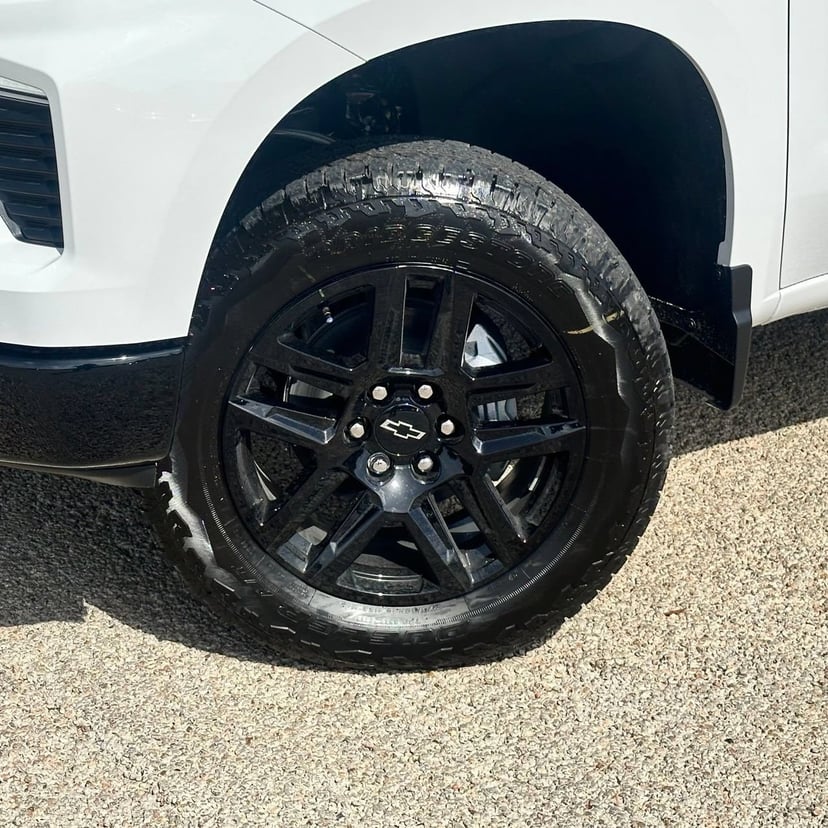 2026 Chevrolet Silverado 1500 - Image 3