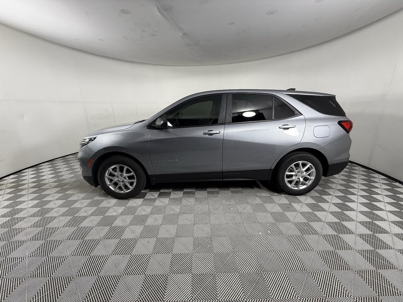 2024 Chevrolet Equinox - Image 2