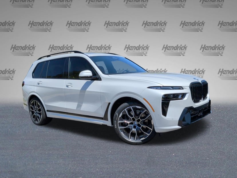 2027 BMW X7 - Image 1