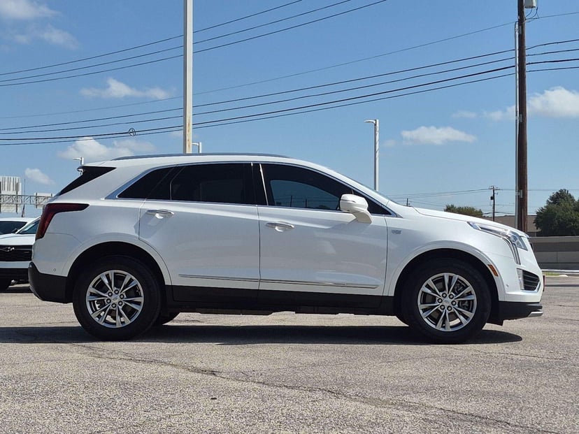 2022 Cadillac XT5 - Image 2