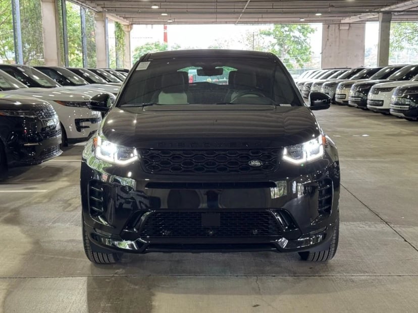 2026 Land Rover Discovery Sport - Image 2