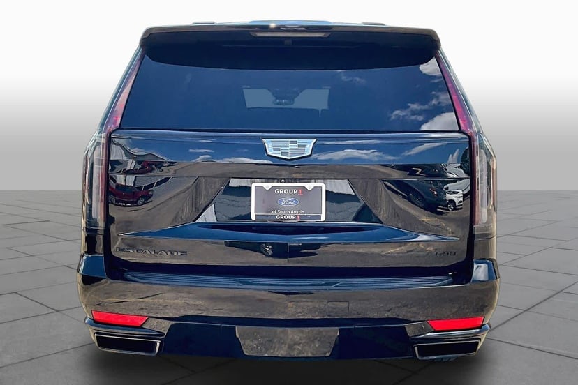 2024 Cadillac Escalade - Image 3