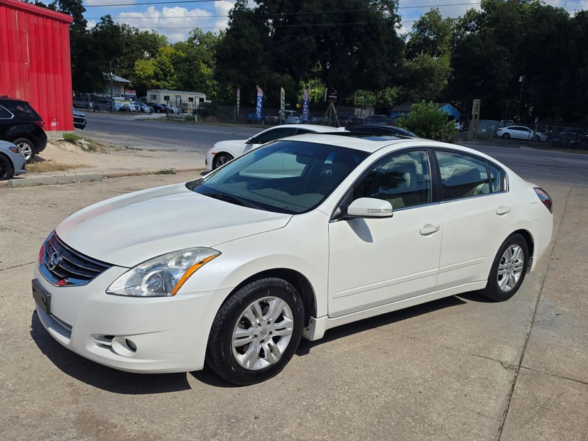 2012 Nissan Altima - Image 1