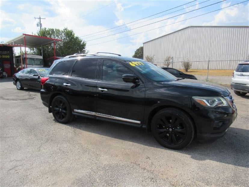 2017 Nissan Pathfinder - Image 1