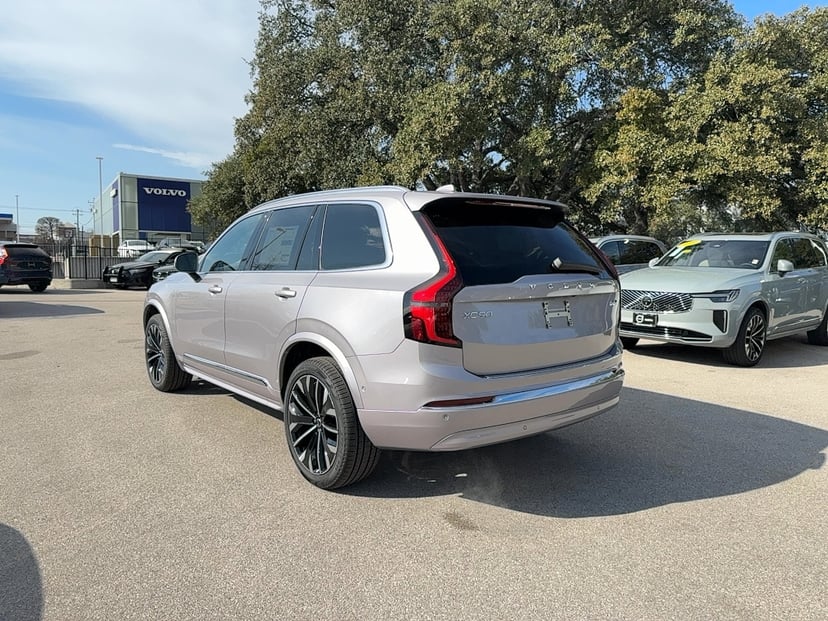 2026 Volvo XC90 - Image 2
