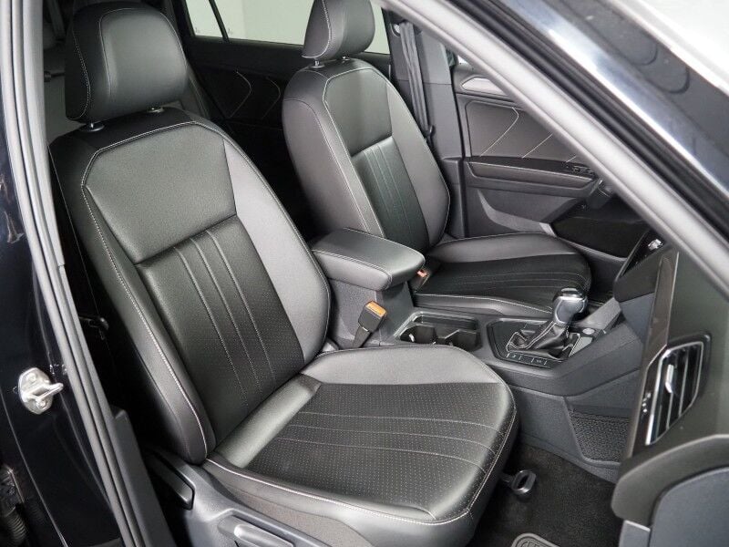 2024 Volkswagen Tiguan SE R-Line Black - Image 3