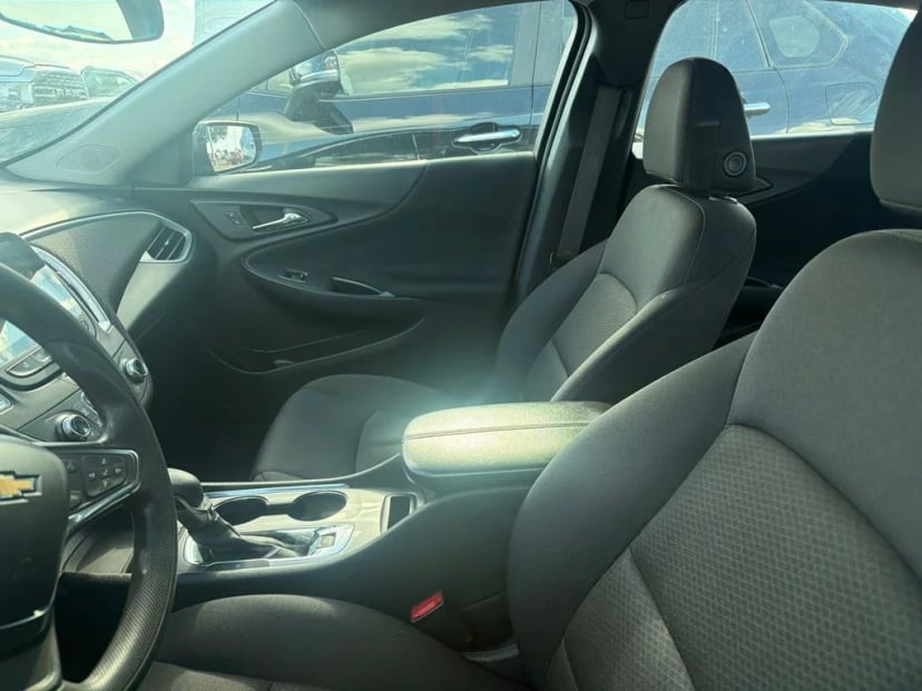 2024 Chevrolet Malibu - Image 2