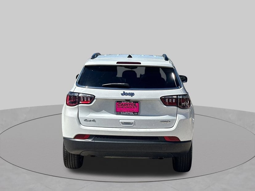 2024 Jeep Compass - Image 3