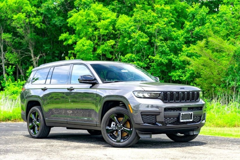 2025 Jeep Grand Cherokee L - Image 1