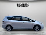 2013 Toyota prius-v - Preview 13