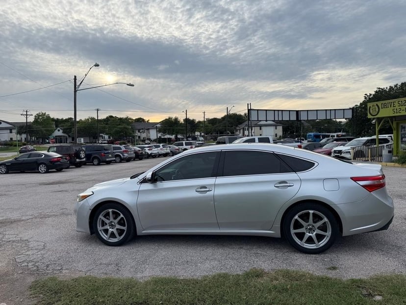 2013 Toyota Avalon - Image 3