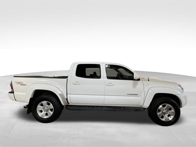 2010 Toyota Tacoma - Image 2