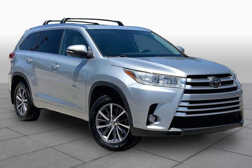 2018 Toyota Highlander - Image 1