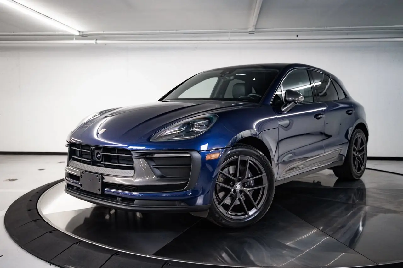 2023 Porsche Macan - Image 1