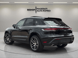 2025 Porsche Macan - Preview 3
