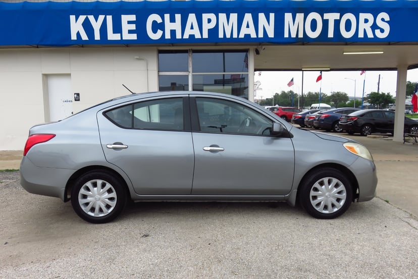 2012 Nissan Versa - Image 3