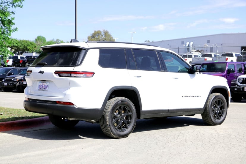2025 Jeep Grand Cherokee L - Image 2