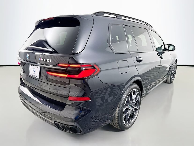 2027 BMW X7 - Image 3