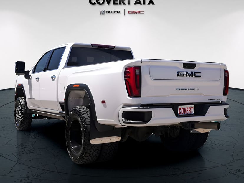 2025 GMC Sierra - Image 2