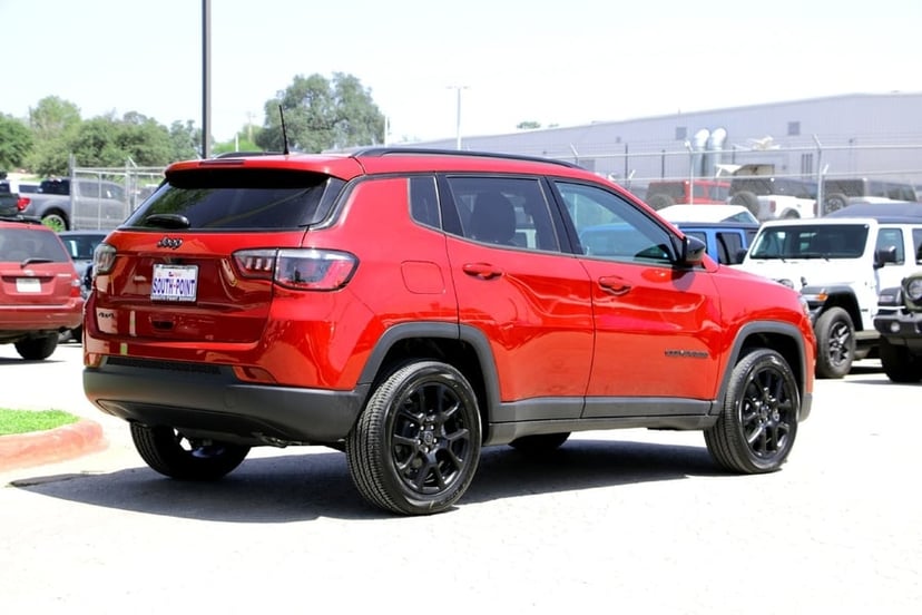 2026 Jeep Compass - Image 3