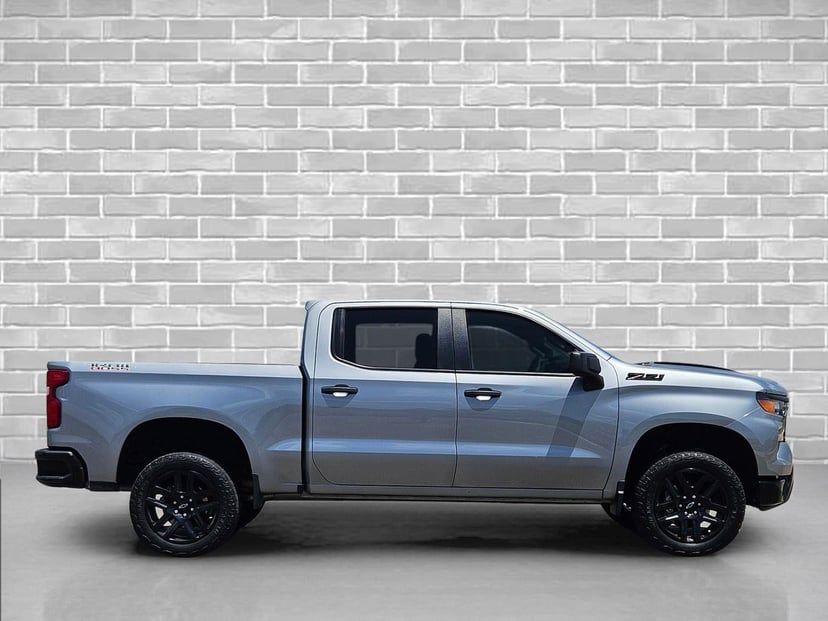 2024 Chevrolet Silverado 1500 - Image 3