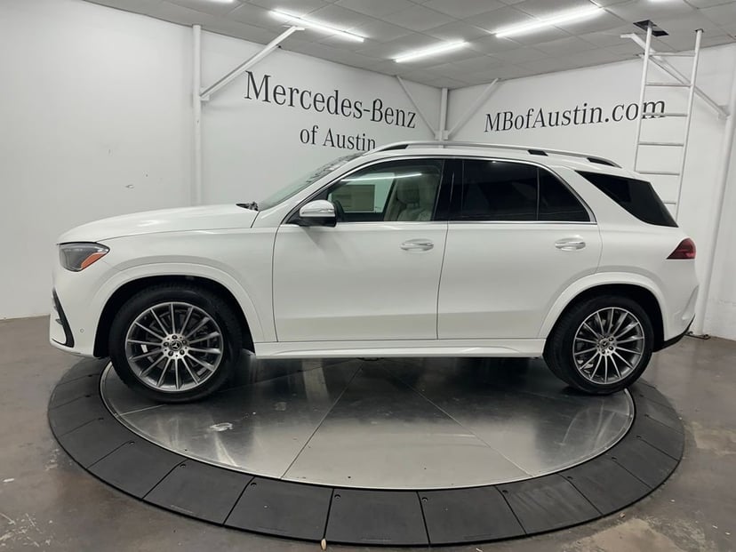 2026 Mercedes-Benz GLE - Image 2