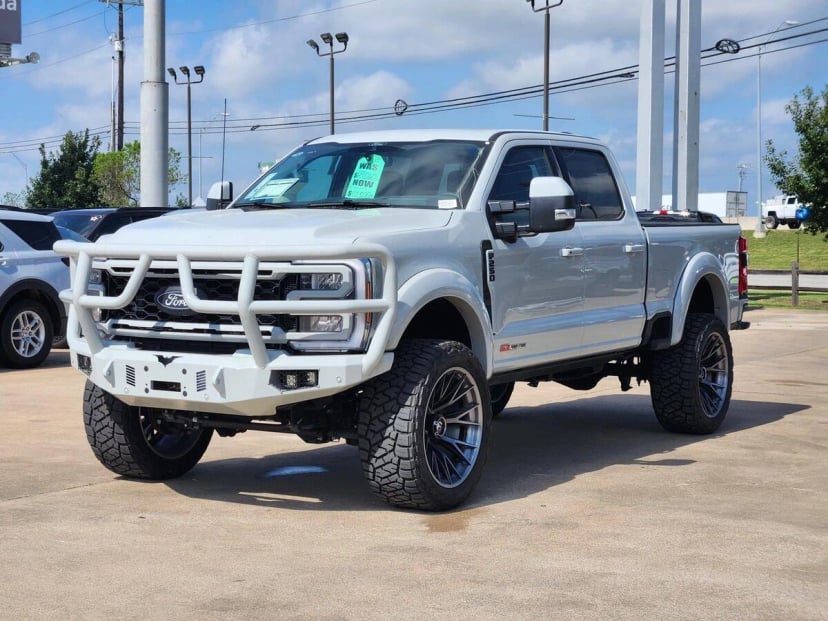 2025 Ford F-250 - Image 1