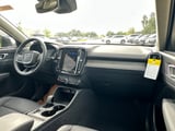 2025 Volvo XC40 - Preview 8