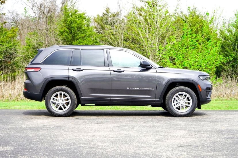 2026 Jeep Grand Cherokee - Image 3