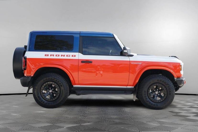 2025 Ford Bronco - Image 1