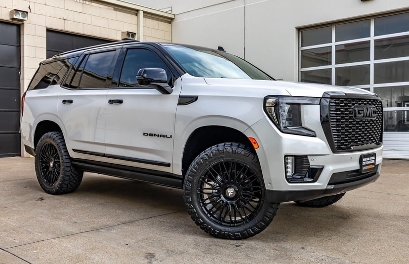 2023 GMC Yukon - Image 1