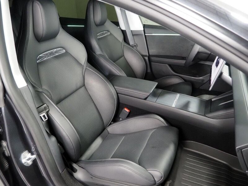 2025 Tesla Model 3 Performance AWD - Image 3
