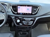 2027 Chrysler Pacifica - Preview 3