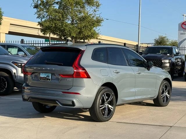 2022 Volvo XC60 - Image 2