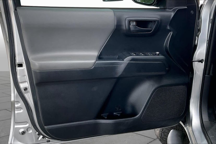 2018 Toyota Tacoma - Image 3