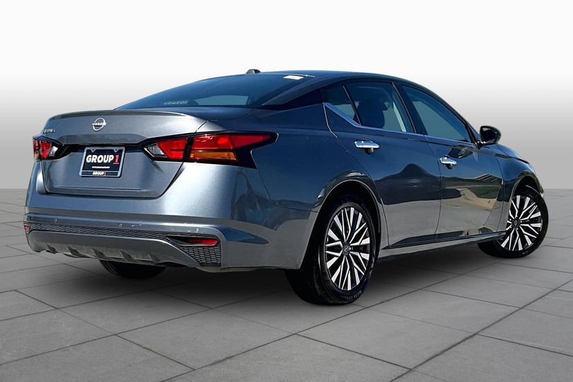 2025 Nissan Altima - Image 1