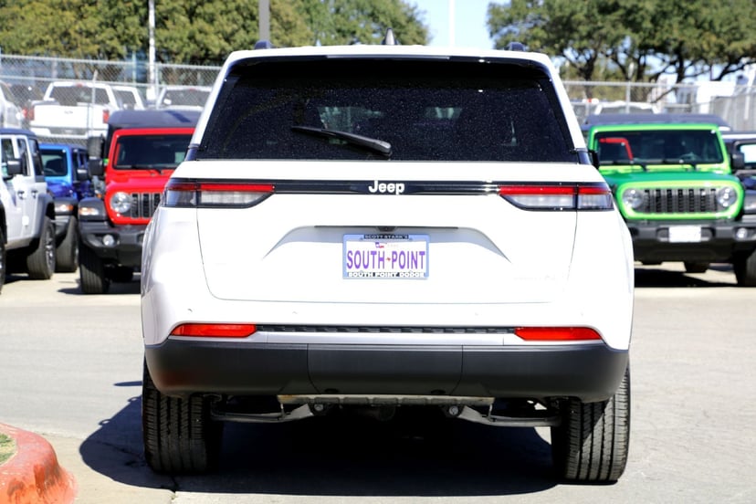 2026 Jeep Grand Cherokee - Image 1