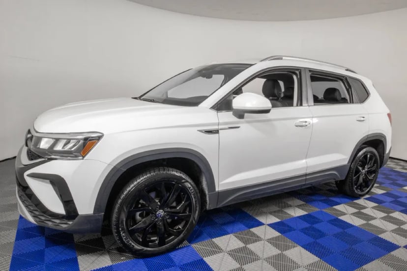 2024 Volkswagen Taos - Image 1