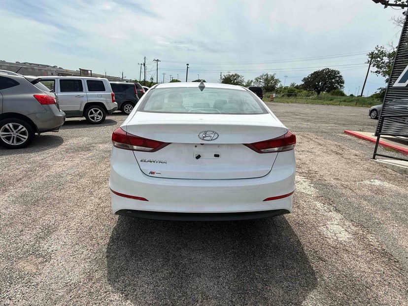 2018 Hyundai Elantra - Image 2