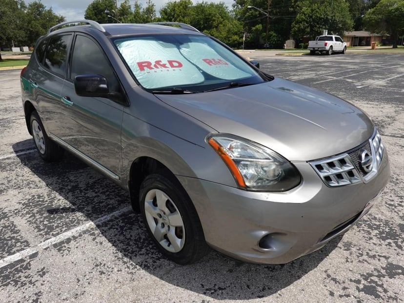 2015 Nissan Rogue Select - Image 1