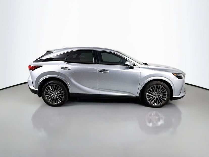 2023 Lexus RX - Image 2