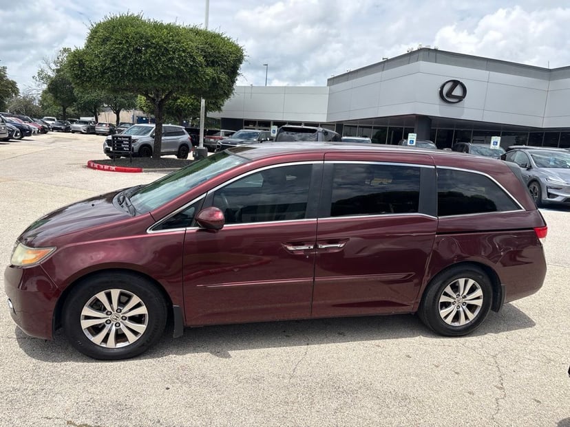 2016 Honda Odyssey - Image 1