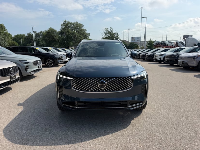 2026 Volvo XC90 - Image 3