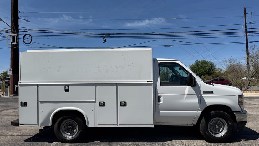 2021 Ford E-Series - Image 3