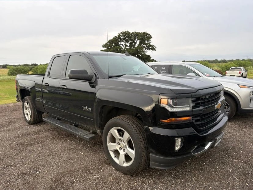 2016 Chevrolet Silverado - Image 3