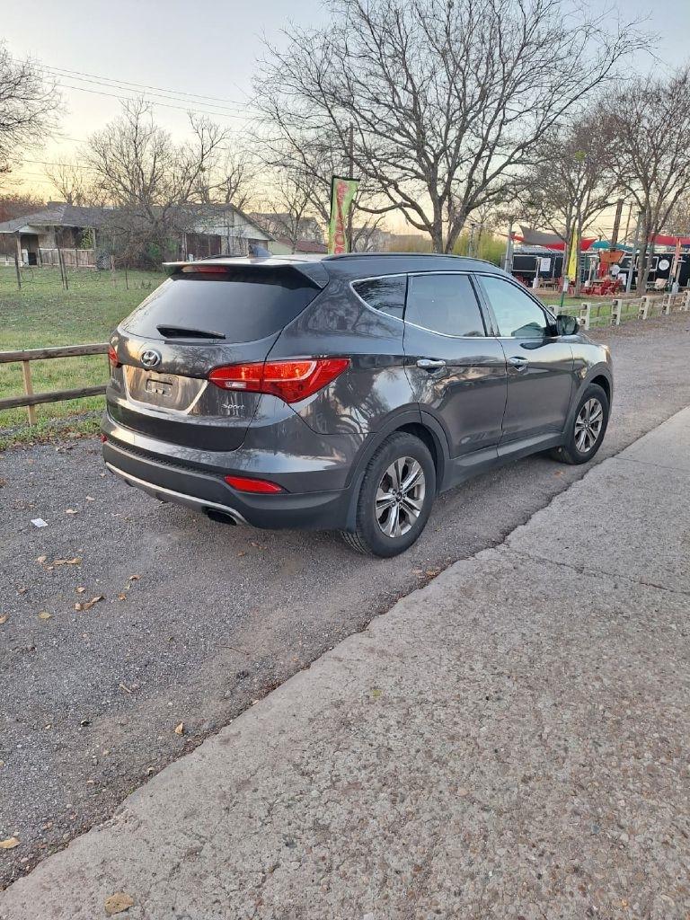2016 Hyundai Santa Fe - Image 2