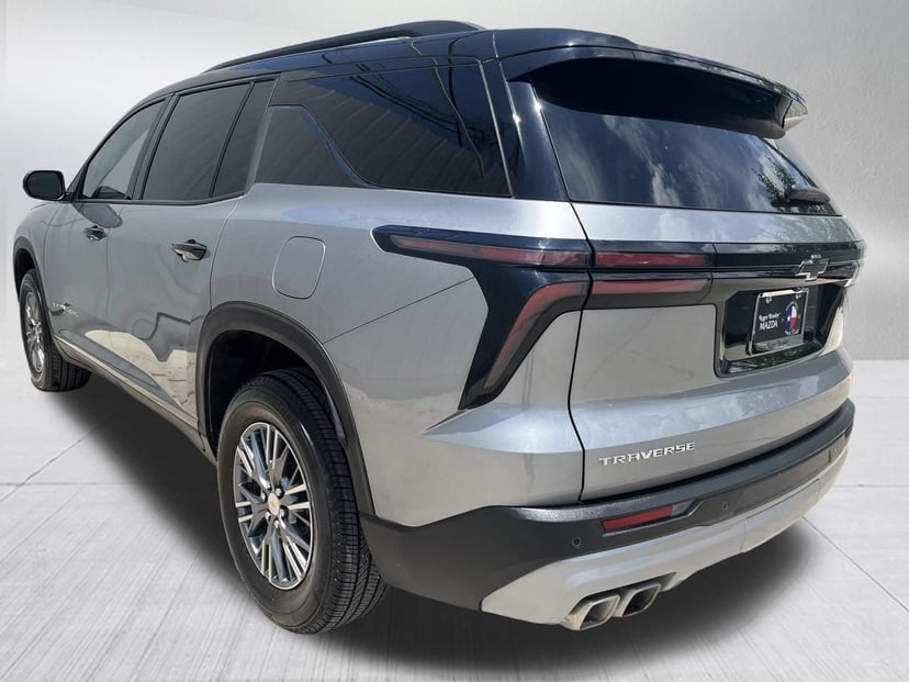 2026 Chevrolet Traverse - Image 2