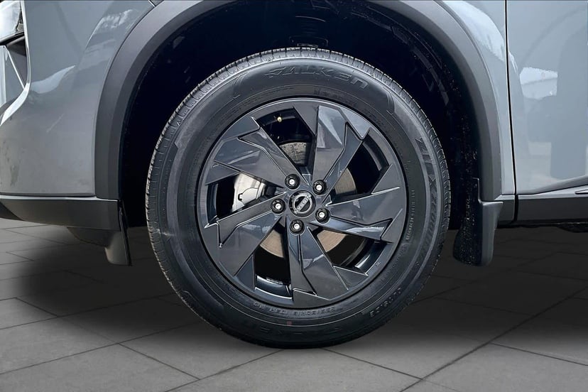 2026 Nissan Rogue - Image 2